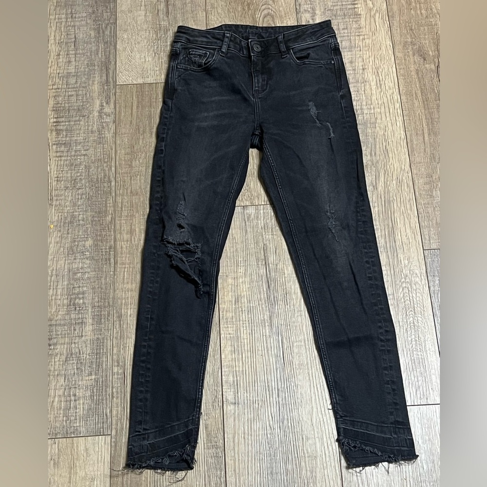 Zara Jeans Womens Size 2 Black Skinny Ankle Distressed Raw Hem Denim Pants